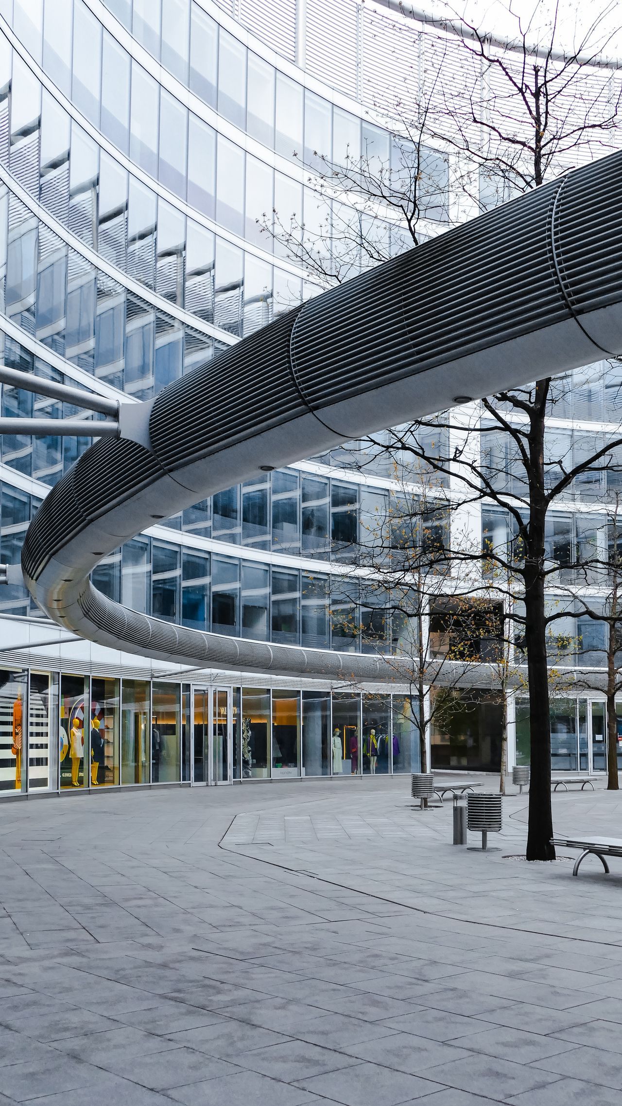 Bâtiment de bureaux à façade vitrée